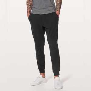 Men’s Lululemon intent jogger size small / black